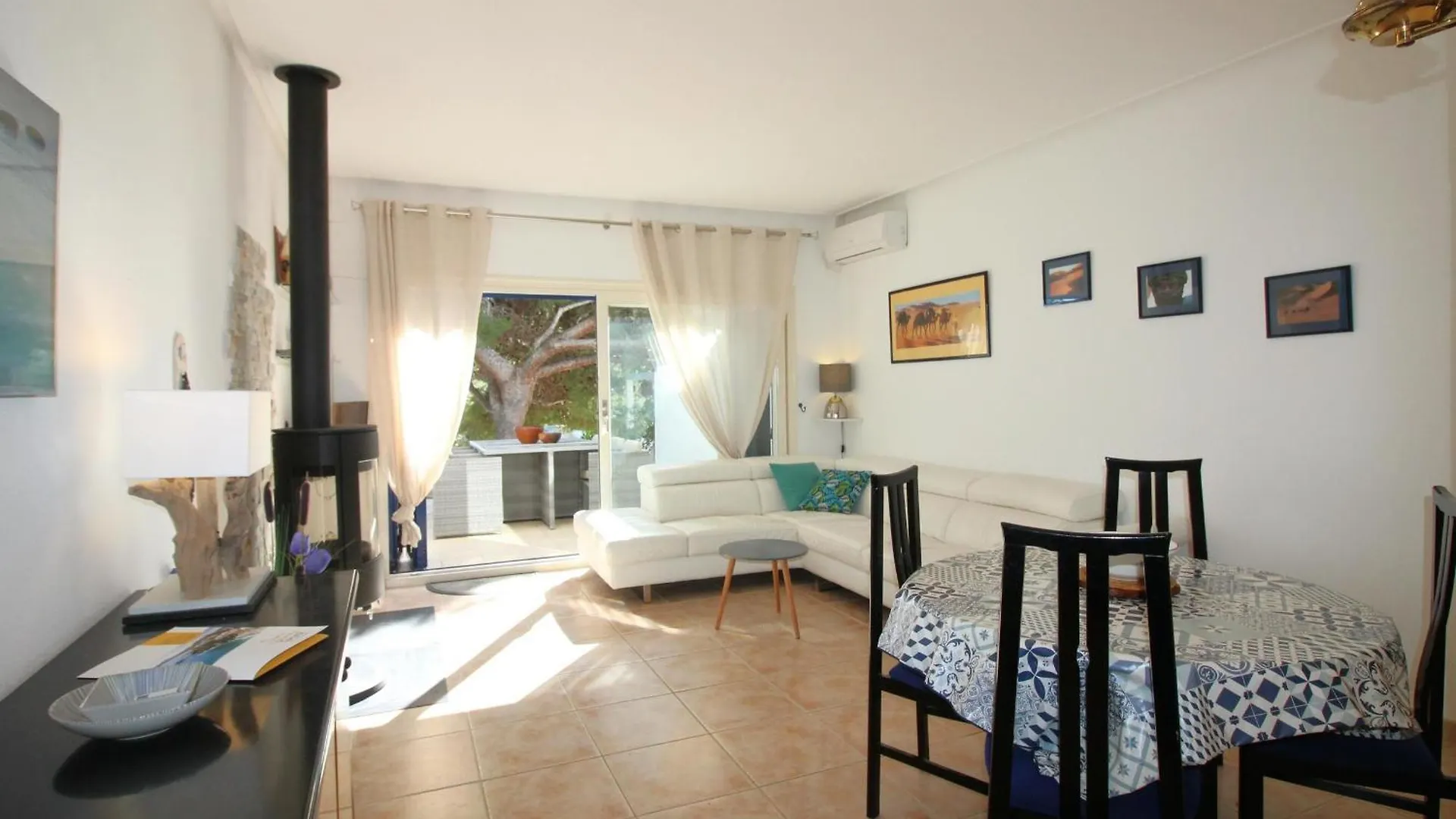 Casa En Primera Linea De Mar Con Acceso Directo A Playa Y Vistas Espectaculares - Es-228-176 Llanca